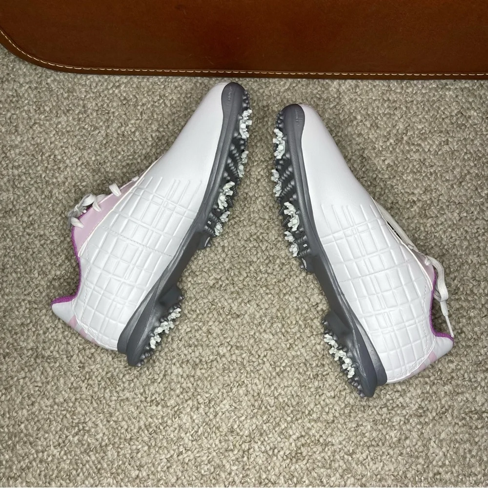 NWOT Adidas golf shoes